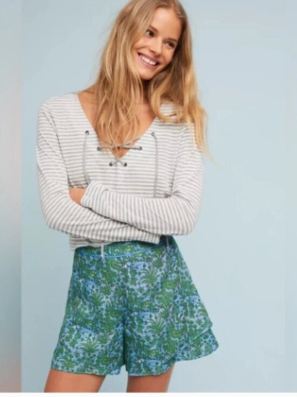 Anthropologie |ETT:TWA Simone Tiered Green Botanical Print Shorts Sz XS